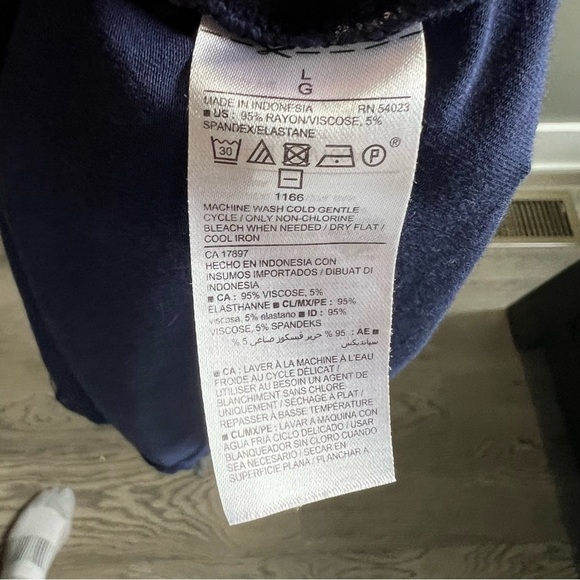 Old Navy Blue and White Floral Sleeveless Sundress - Picture 4 of 6